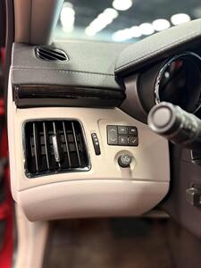 2011 Cadillac CTS-V   - Photo 19 - Bismarck, ND 58503