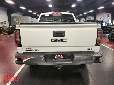 2018 GMC Sierra 1500 SLT   - Photo 10 - Bismarck, ND 58503