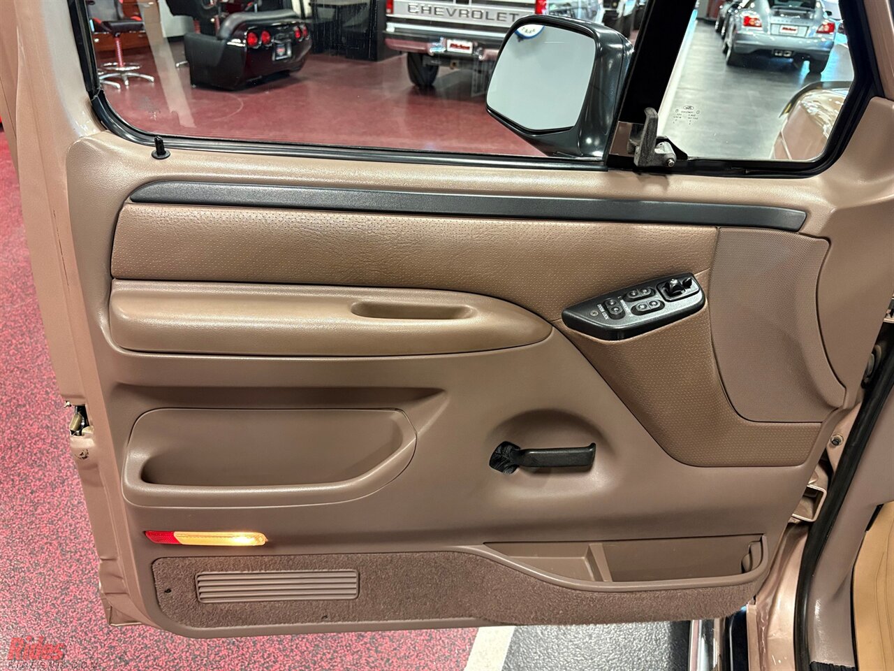1996 Ford F-150 XLT   - Photo 10 - Bismarck, ND 58503