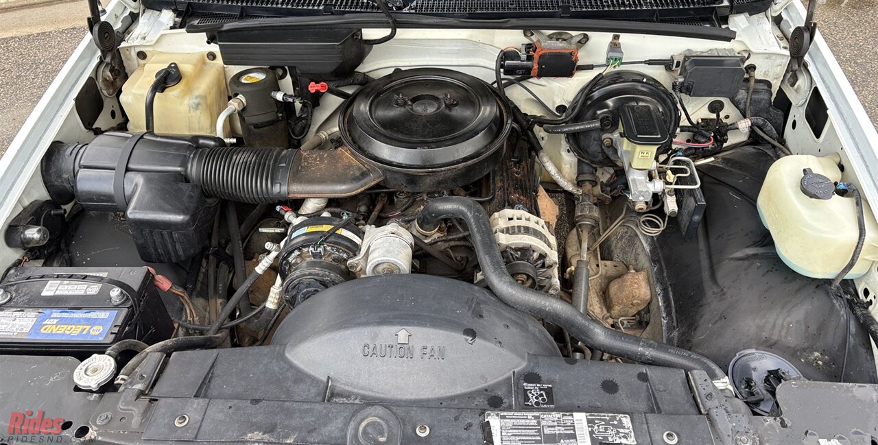1994 GMC Sierra 1500 SLE   - Photo 23 - Bismarck, ND 58503