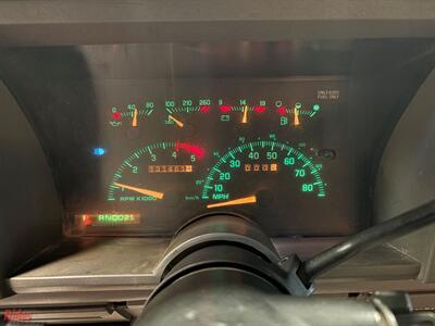 1994 GMC Sierra 1500 SLE   - Photo 28 - Bismarck, ND 58503