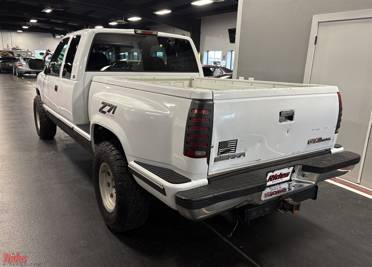 1994 GMC Sierra 1500 SLE   - Photo 9 - Bismarck, ND 58503
