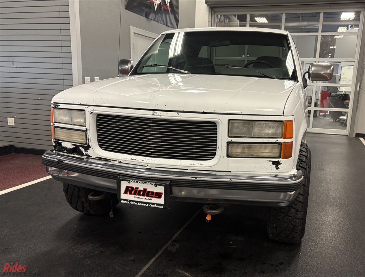 1994 GMC Sierra 1500 SLE   - Photo 2 - Bismarck, ND 58503
