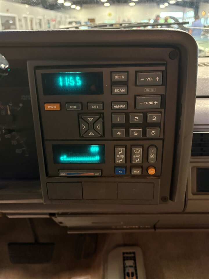 1994 GMC Sierra 1500 SLE   - Photo 27 - Bismarck, ND 58503
