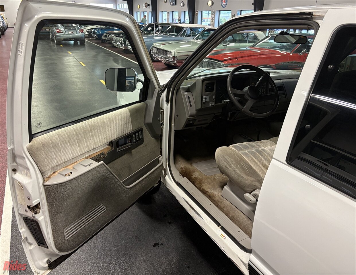 1994 GMC Sierra 1500 SLE   - Photo 5 - Bismarck, ND 58503