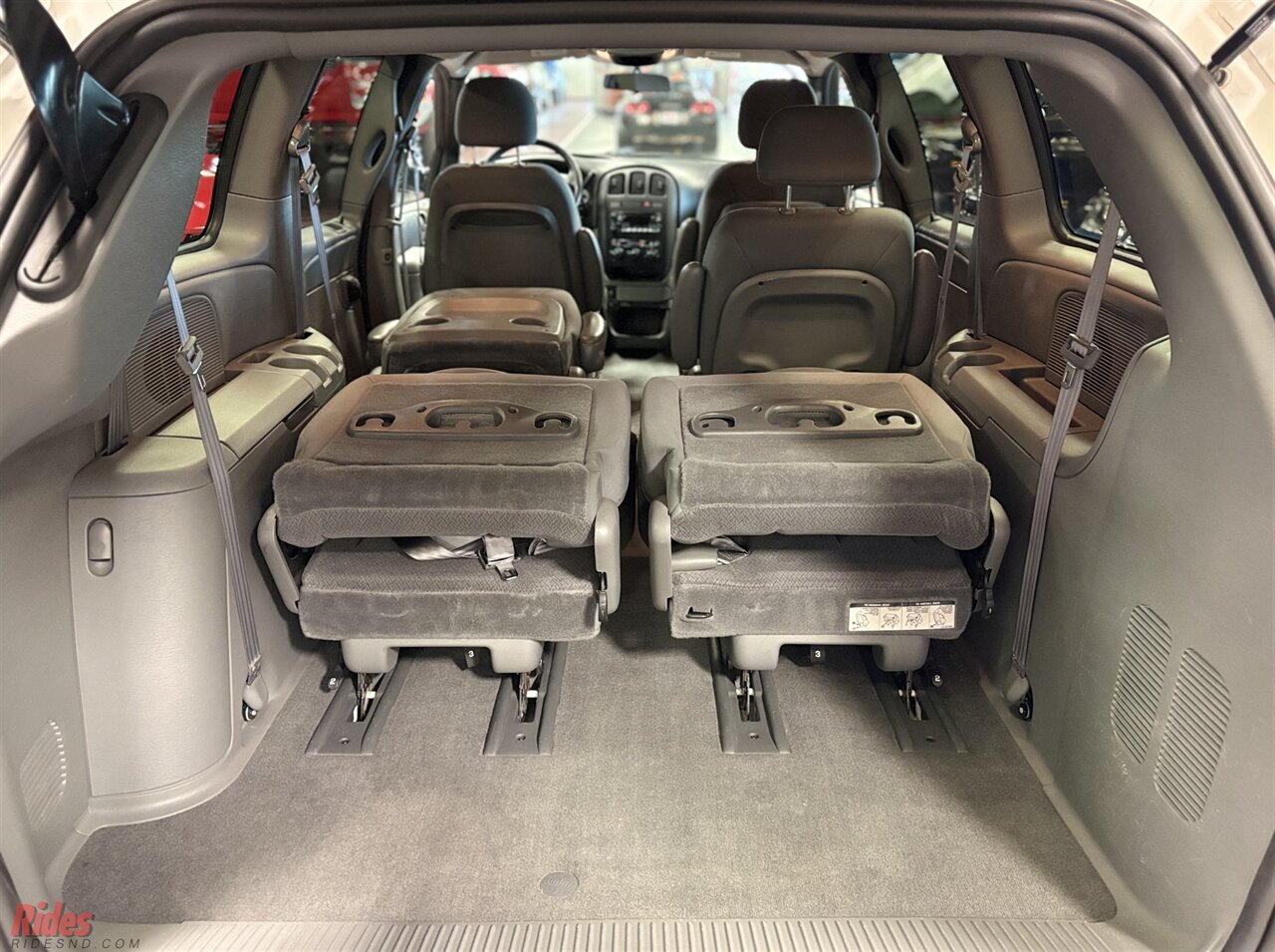 2004 Dodge Grand Caravan SXT   - Photo 39 - Bismarck, ND 58503