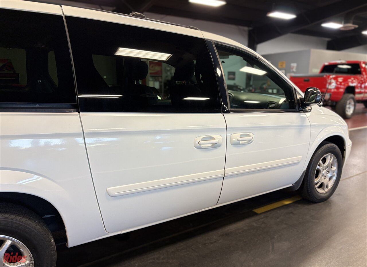 2004 Dodge Grand Caravan SXT   - Photo 44 - Bismarck, ND 58503