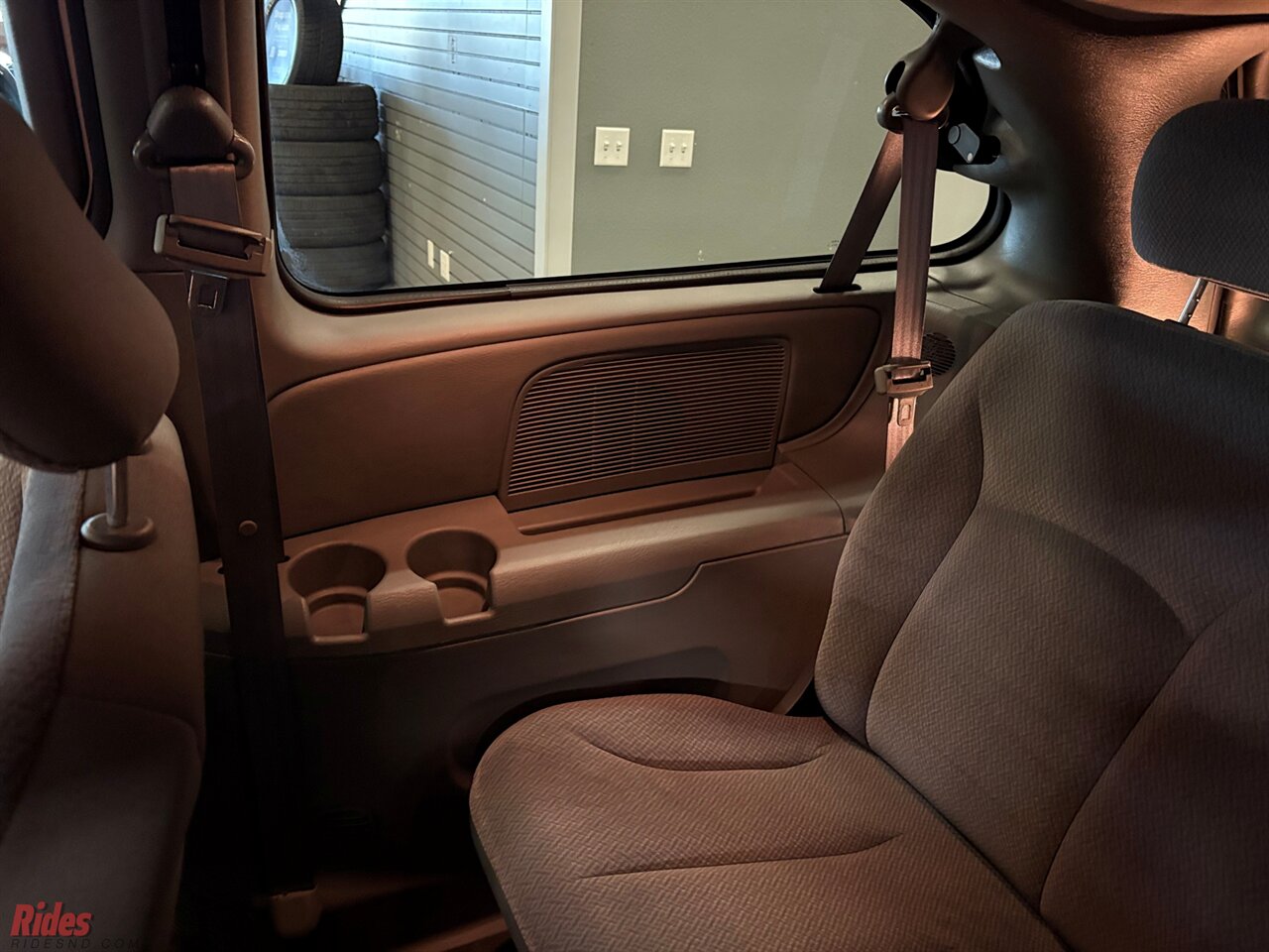 2004 Dodge Grand Caravan SXT   - Photo 31 - Bismarck, ND 58503