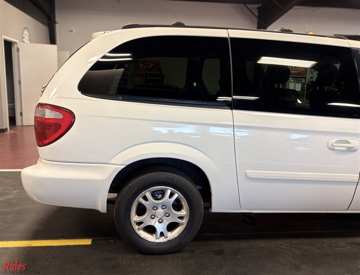 2004 Dodge Grand Caravan SXT   - Photo 43 - Bismarck, ND 58503