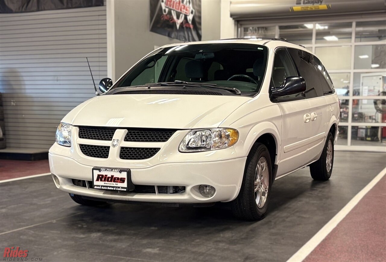 2004 Dodge Grand Caravan SXT   - Photo 1 - Bismarck, ND 58503
