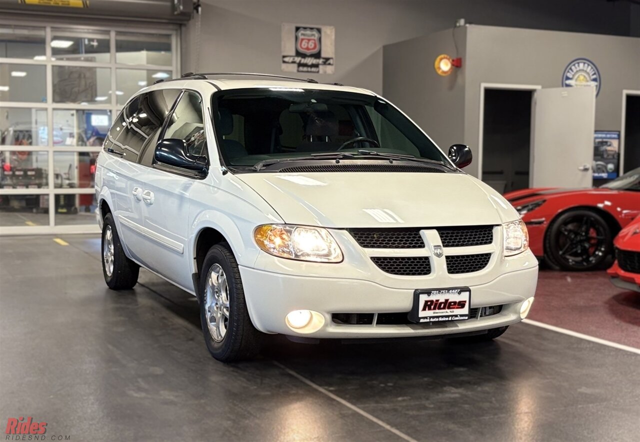 2004 Dodge Grand Caravan SXT   - Photo 2 - Bismarck, ND 58503