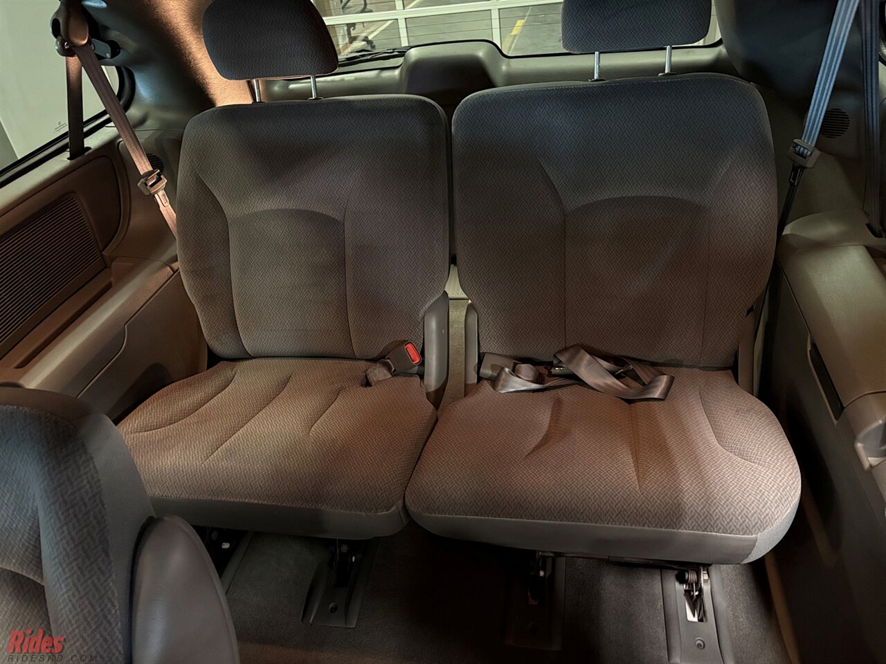 2004 Dodge Grand Caravan SXT   - Photo 30 - Bismarck, ND 58503