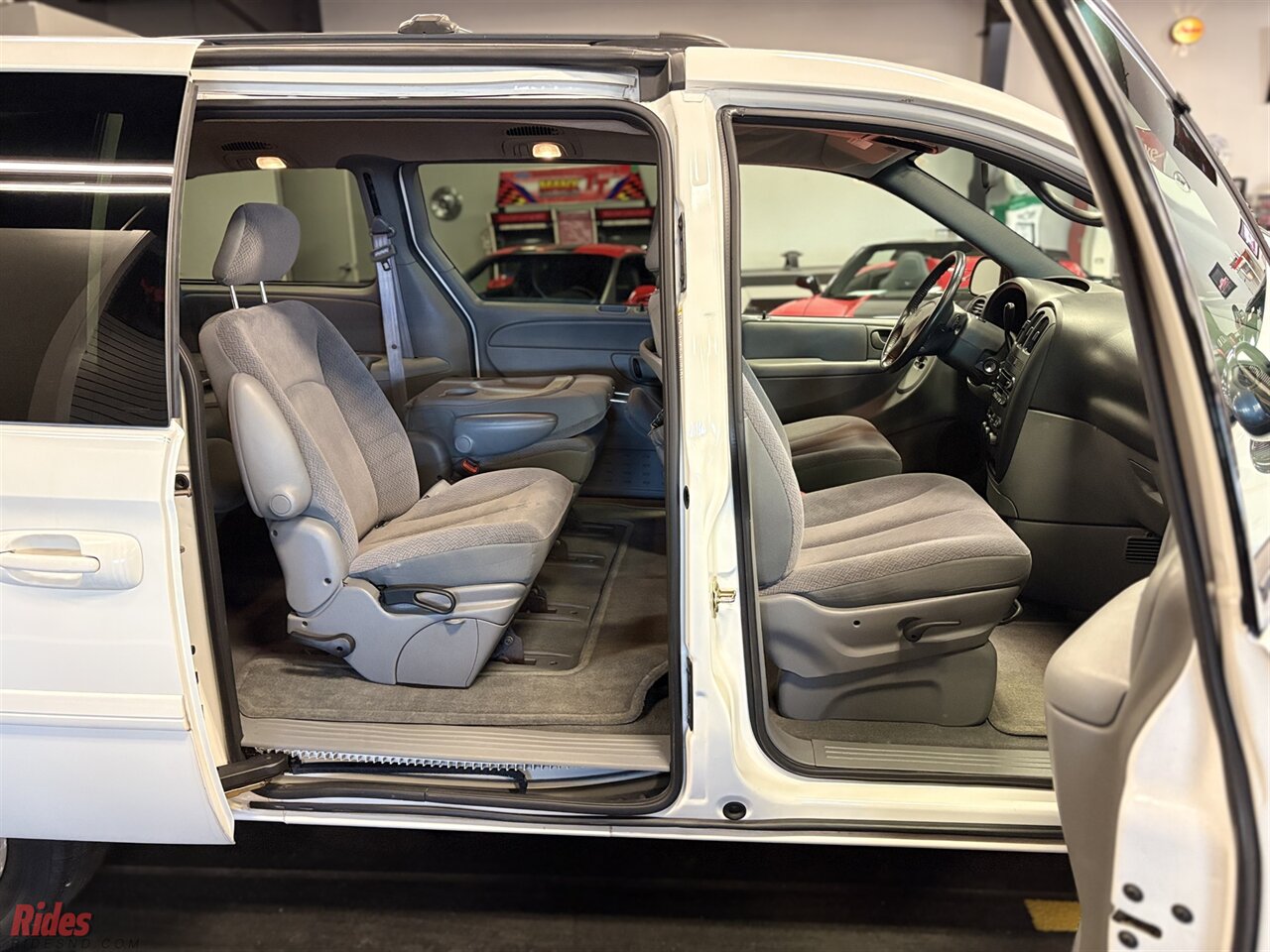 2004 Dodge Grand Caravan SXT   - Photo 46 - Bismarck, ND 58503
