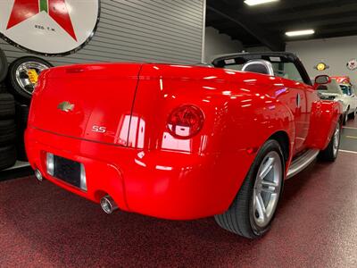 2004 Chevrolet SSR LS   - Photo 22 - Bismarck, ND 58503