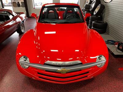 2004 Chevrolet SSR LS   - Photo 5 - Bismarck, ND 58503