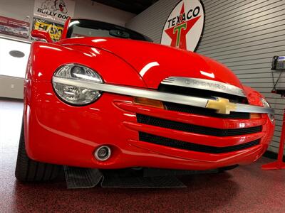 2004 Chevrolet SSR LS   - Photo 3 - Bismarck, ND 58503