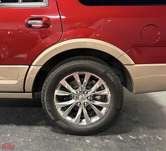 2014 Ford Expedition King Ranch   - Photo 15 - Bismarck, ND 58503