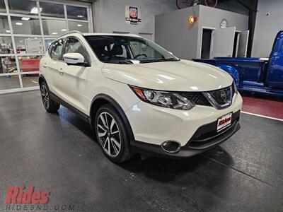 2017 Nissan Rogue Sport SL   - Photo 13 - Bismarck, ND 58503