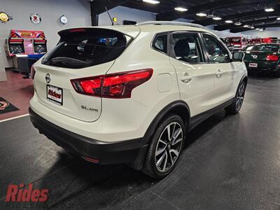 2017 Nissan Rogue Sport SL   - Photo 10 - Bismarck, ND 58503