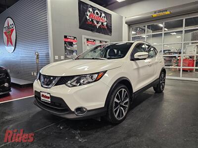 2017 Nissan Rogue Sport SL   - Photo 1 - Bismarck, ND 58503