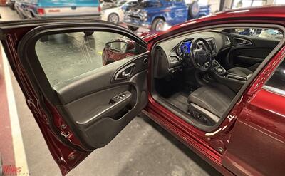 2016 Chrysler 200 Limited   - Photo 7 - Bismarck, ND 58503