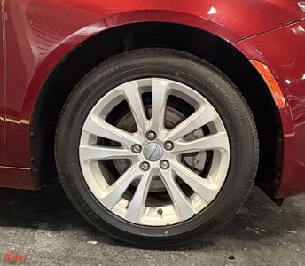 2016 Chrysler 200 Limited   - Photo 32 - Bismarck, ND 58503