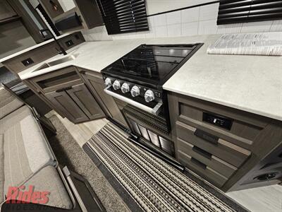 2021 CRRV CAMPER TRAVEL TRAILER   - Photo 13 - Bismarck, ND 58503