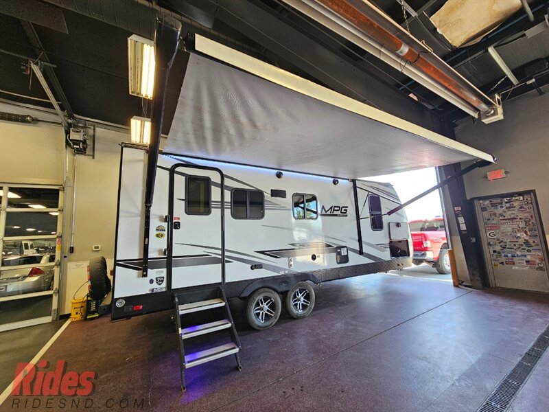 2021 CRRV CAMPER TRAVEL TRAILER - Photo 1 - Bismarck, ND 58503