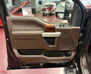 2022 Ford F-350 Super Duty King Ranch   - Photo 11 - Bismarck, ND 58503