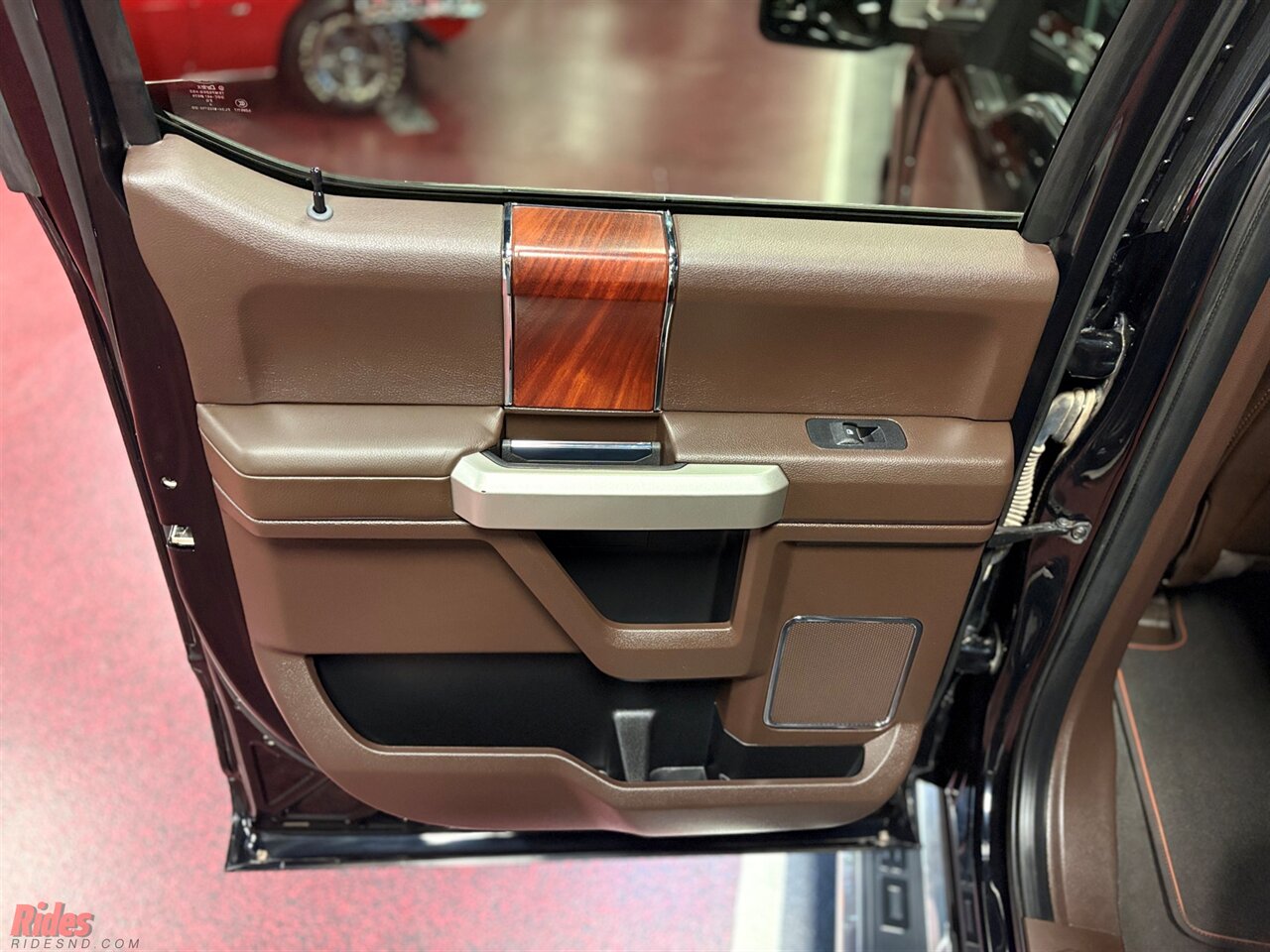 2022 Ford F-350 Super Duty King Ranch   - Photo 19 - Bismarck, ND 58503