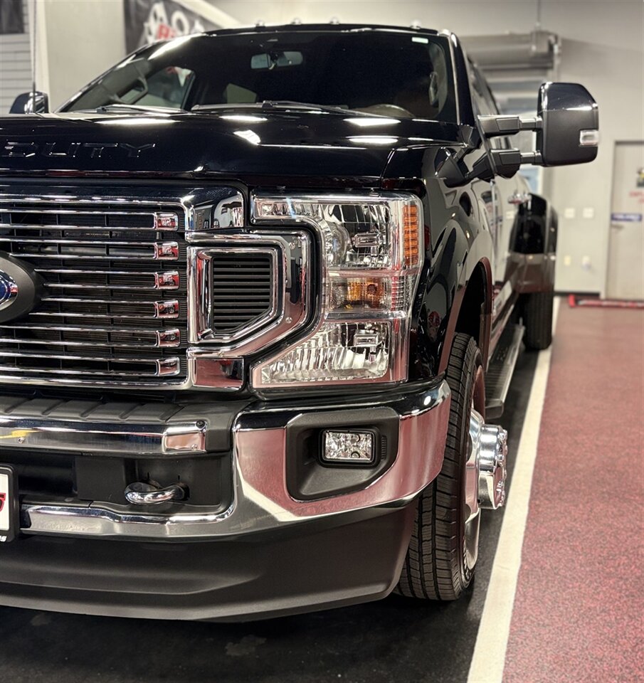 2022 Ford F-350 Super Duty King Ranch   - Photo 3 - Bismarck, ND 58503