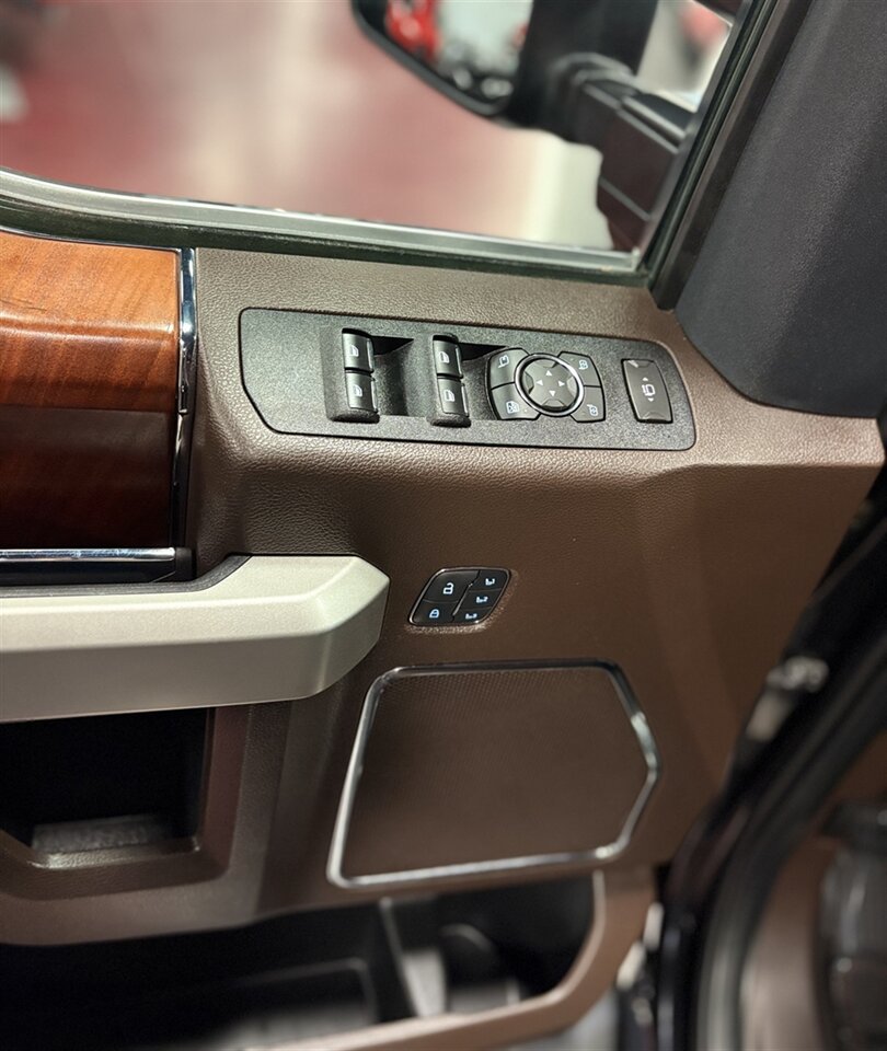 2022 Ford F-350 Super Duty King Ranch   - Photo 12 - Bismarck, ND 58503
