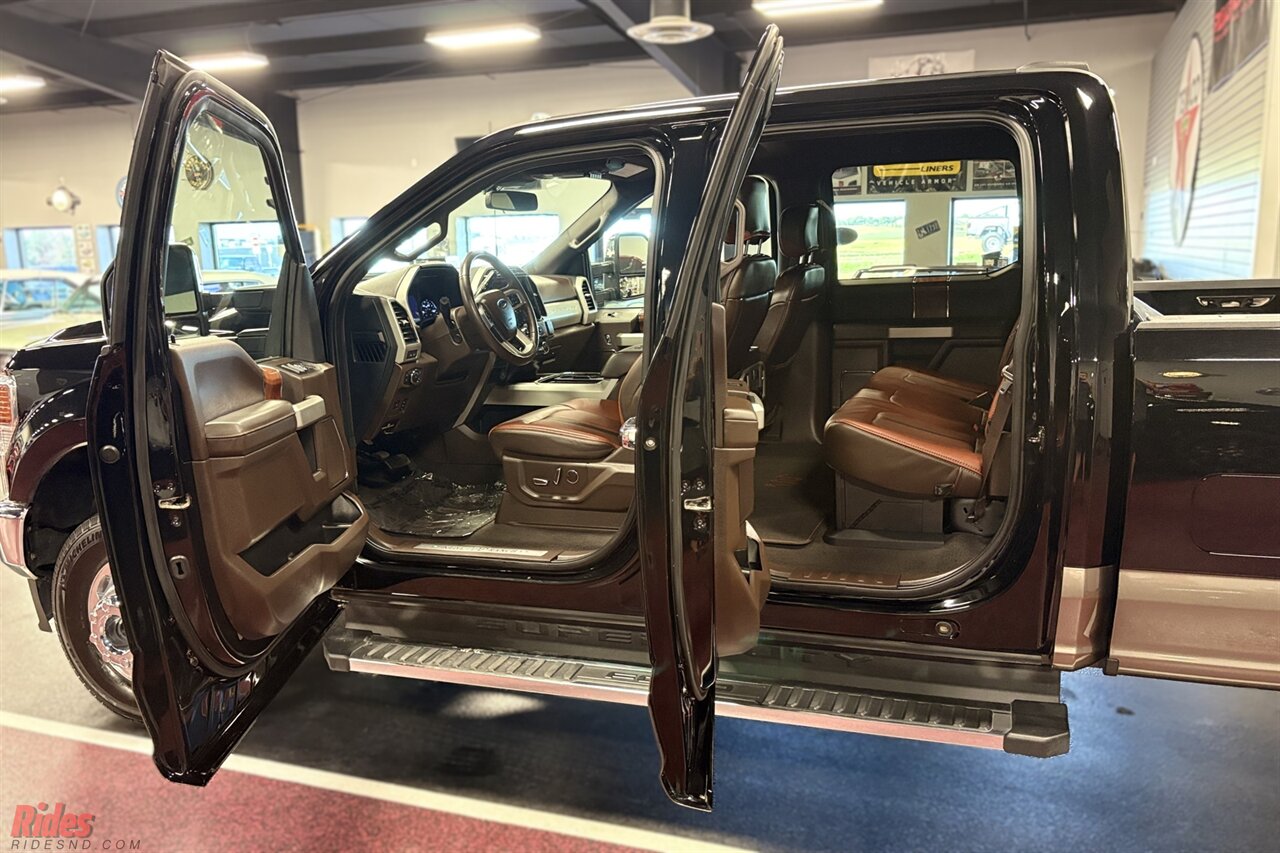 2022 Ford F-350 Super Duty King Ranch   - Photo 10 - Bismarck, ND 58503
