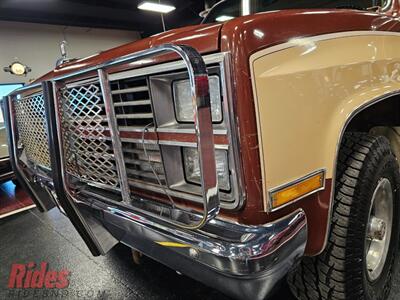 1983 Chevrolet Suburban K10   - Photo 2 - Bismarck, ND 58503