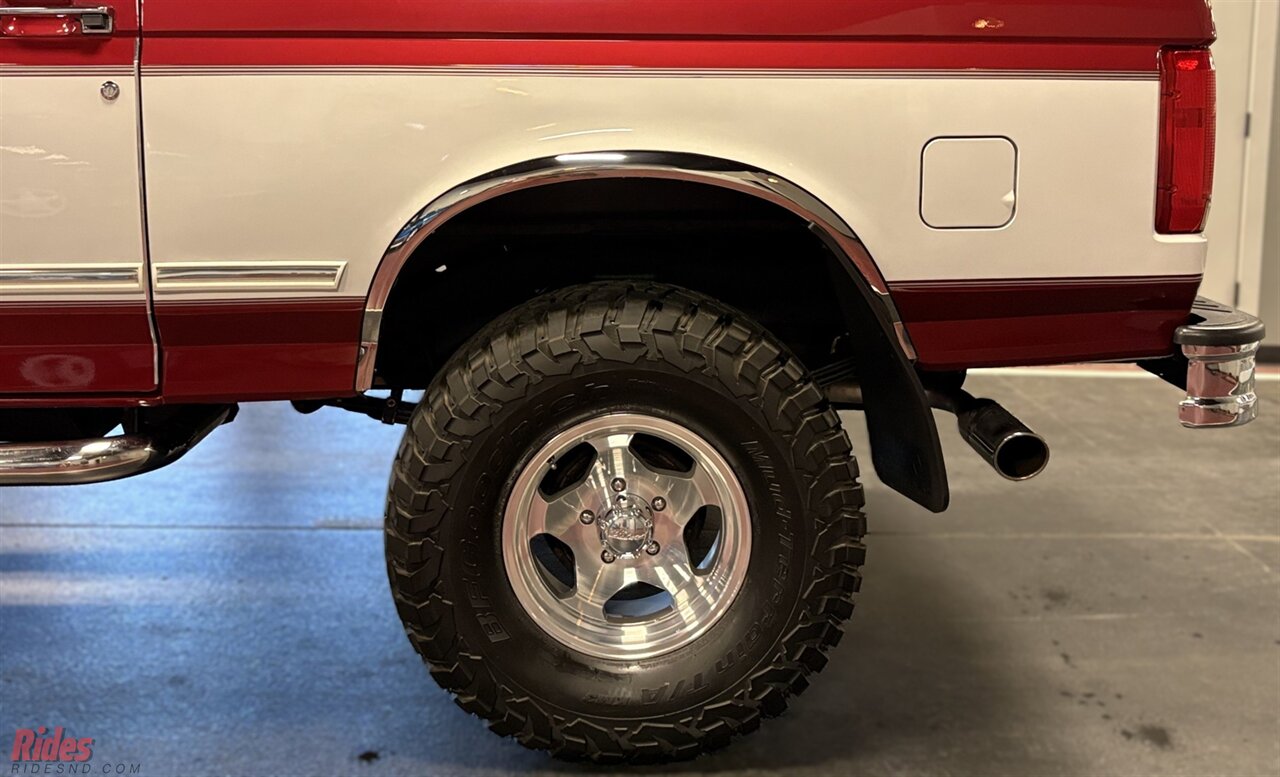 1994 Ford Bronco XLT   - Photo 17 - Bismarck, ND 58503