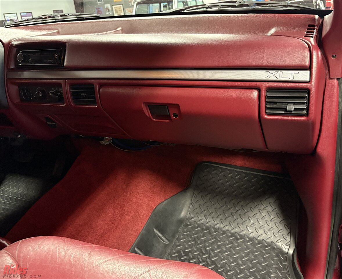 1994 Ford Bronco XLT   - Photo 55 - Bismarck, ND 58503