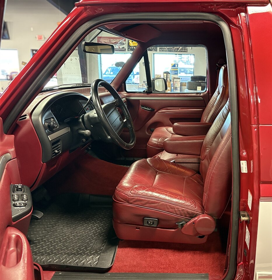 1994 Ford Bronco XLT   - Photo 16 - Bismarck, ND 58503