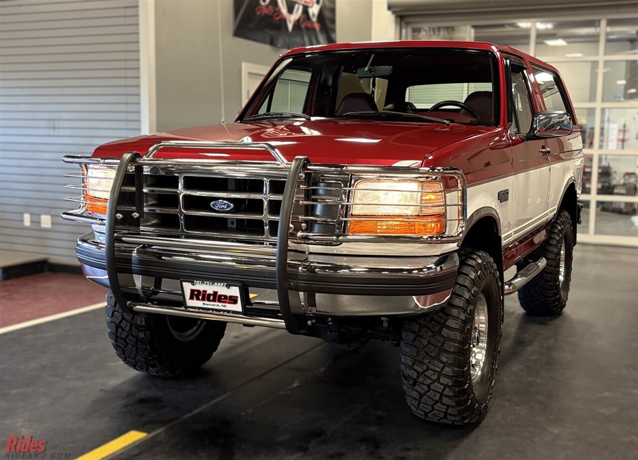 1994 Ford Bronco XLT   - Photo 3 - Bismarck, ND 58503