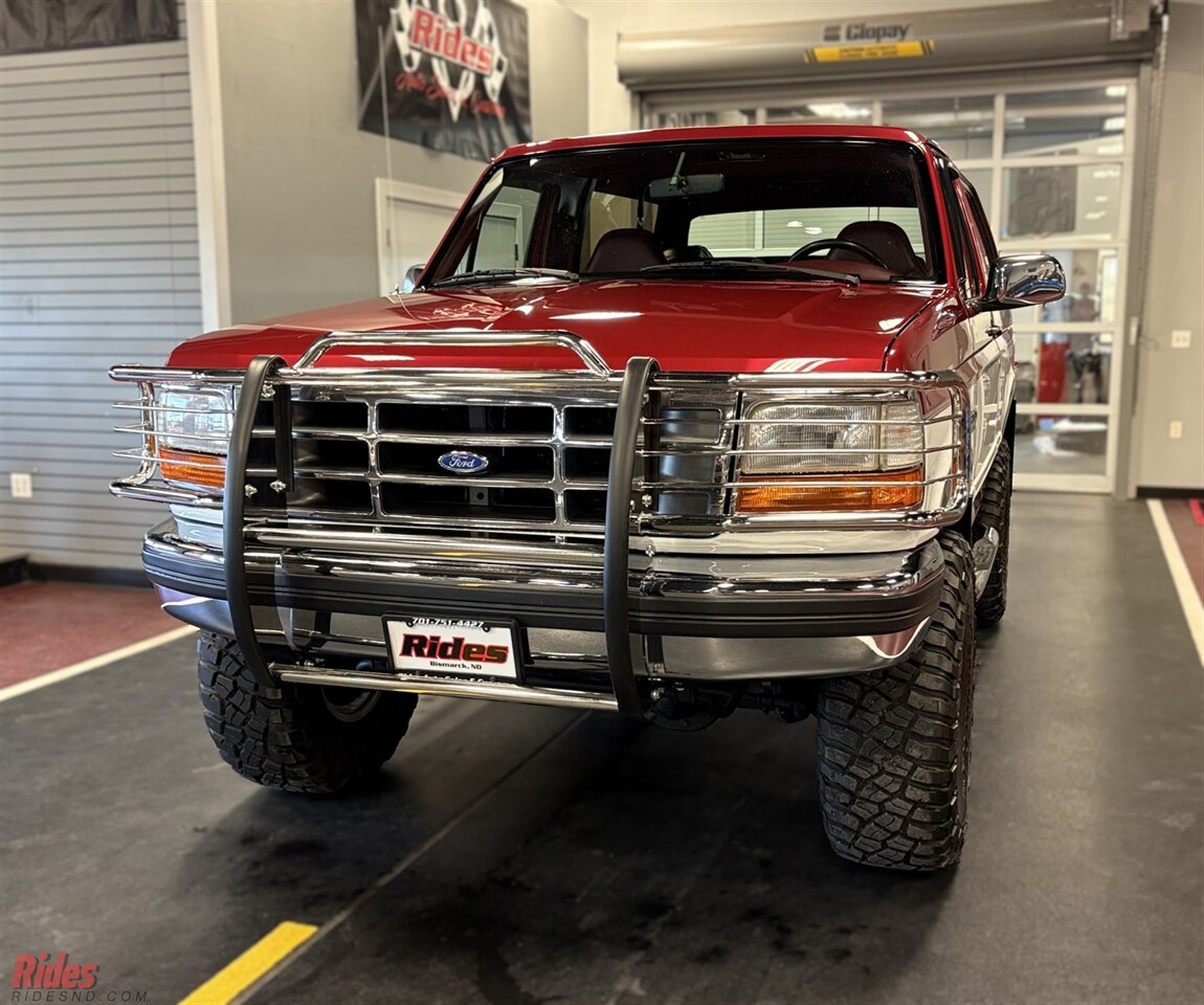 1994 Ford Bronco XLT   - Photo 2 - Bismarck, ND 58503