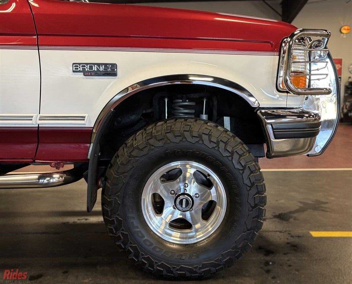 1994 Ford Bronco XLT   - Photo 39 - Bismarck, ND 58503