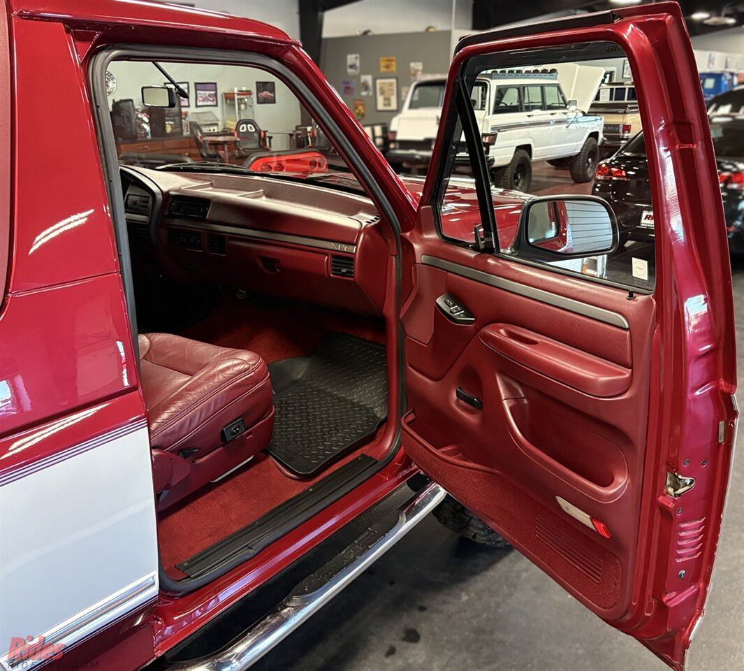 1994 Ford Bronco XLT   - Photo 33 - Bismarck, ND 58503