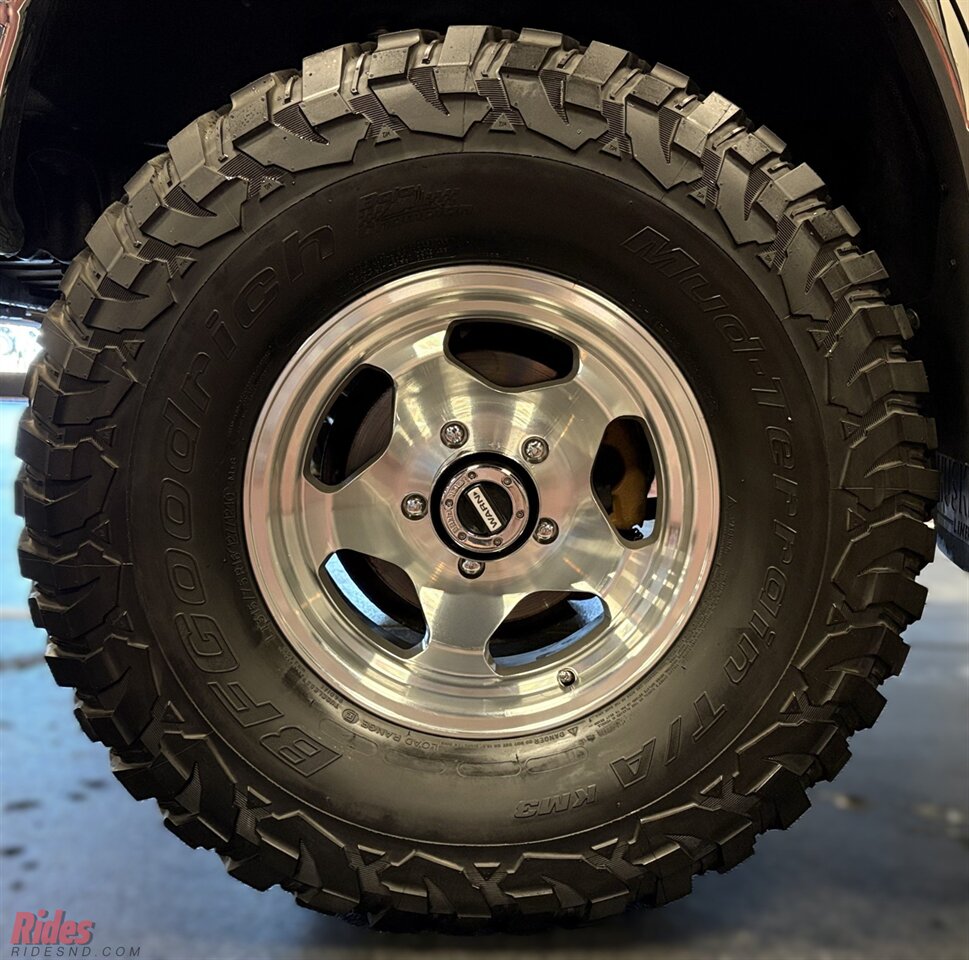 1994 Ford Bronco XLT   - Photo 8 - Bismarck, ND 58503