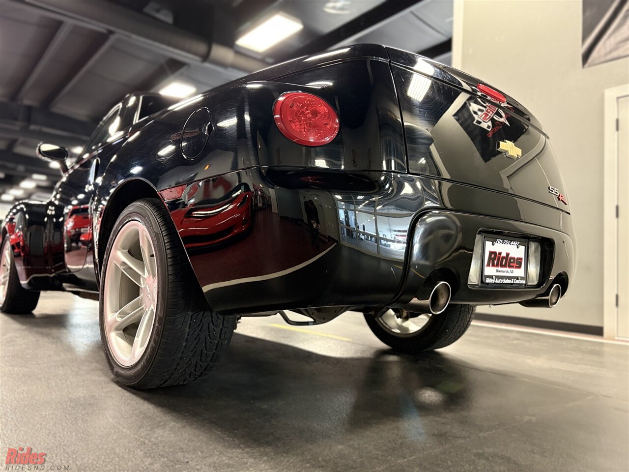 2004 Chevrolet SSR LS   - Photo 27 - Bismarck, ND 58503