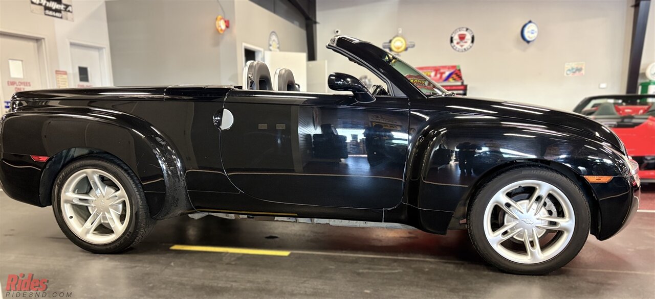 2004 Chevrolet SSR LS   - Photo 36 - Bismarck, ND 58503
