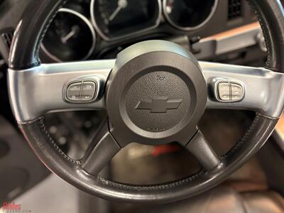 2004 Chevrolet SSR LS   - Photo 18 - Bismarck, ND 58503