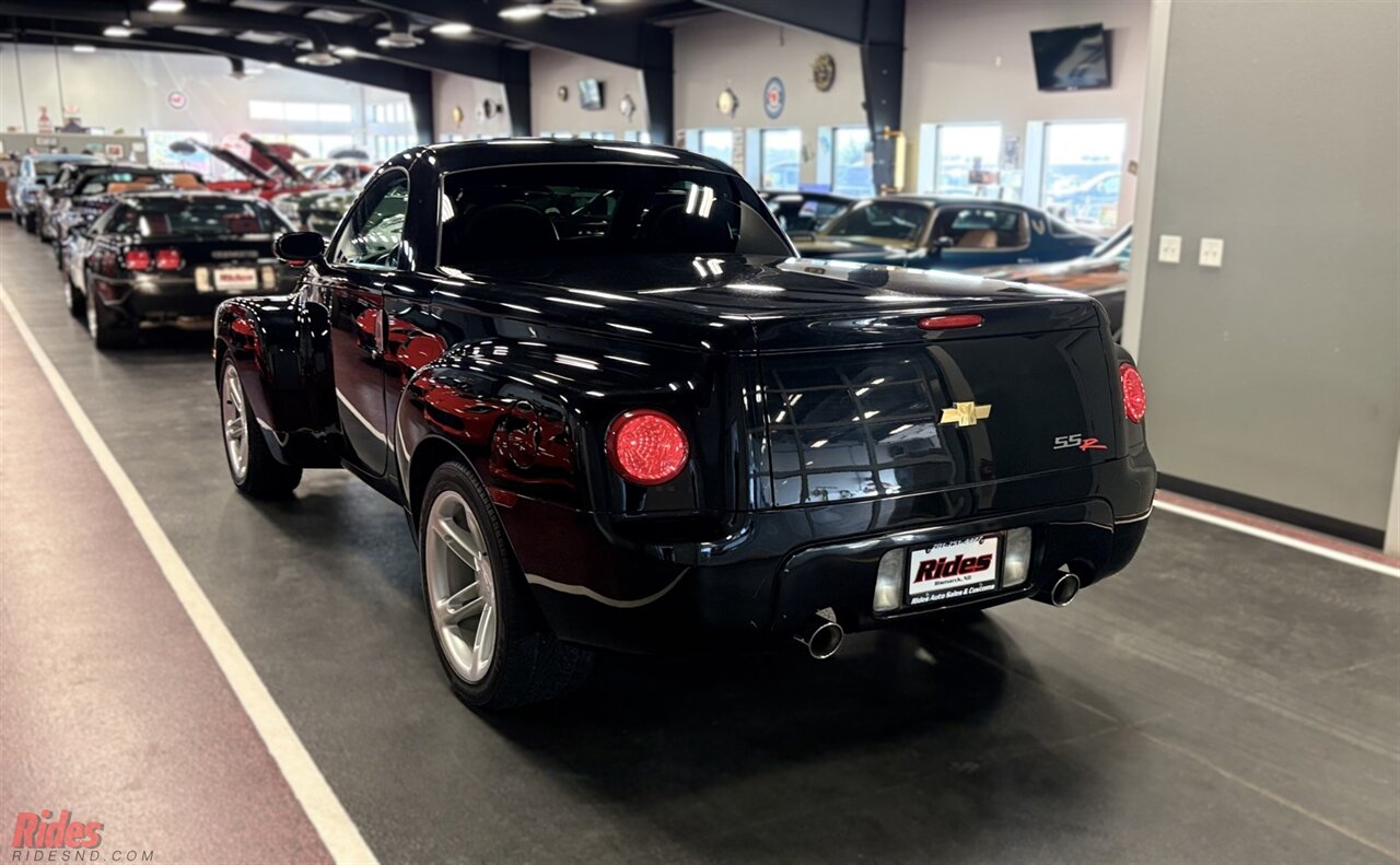2004 Chevrolet SSR LS   - Photo 28 - Bismarck, ND 58503