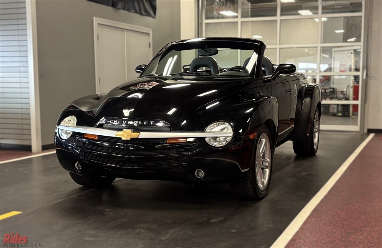 2004 Chevrolet SSR LS   - Photo 1 - Bismarck, ND 58503