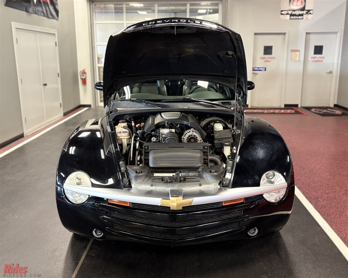 2004 Chevrolet SSR LS   - Photo 53 - Bismarck, ND 58503