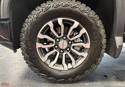 2021 GMC Sierra 1500 AT4   - Photo 9 - Bismarck, ND 58503