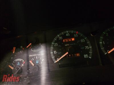 1990 Ford F-150 XLT Lariat   - Photo 28 - Bismarck, ND 58503